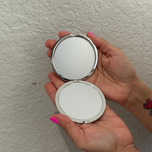 GWP Christian Dior Pink Patterned Compact Mirror - Picture 2 of 2